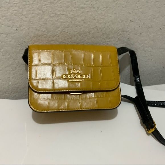 NWOT COACH Mini Brynn Crossbody Purse Crocodile Flax Leather Zip Push Lock C5627 - Picture 1 of 10